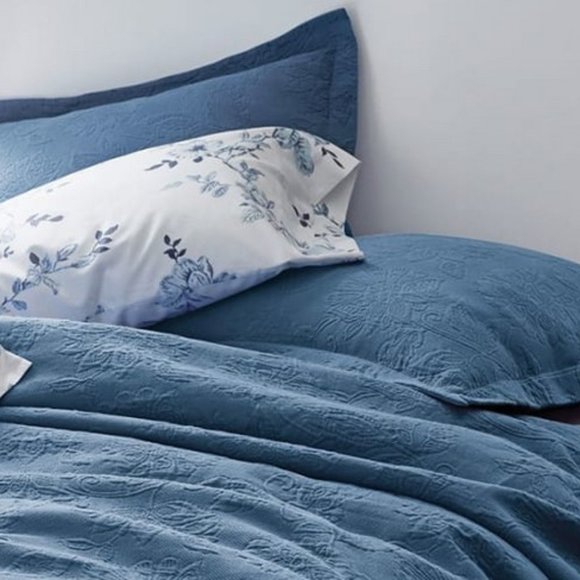 The Company Store Hillcrest Cotton Paisley Matelassé Coverlet - Picture 4 of 7